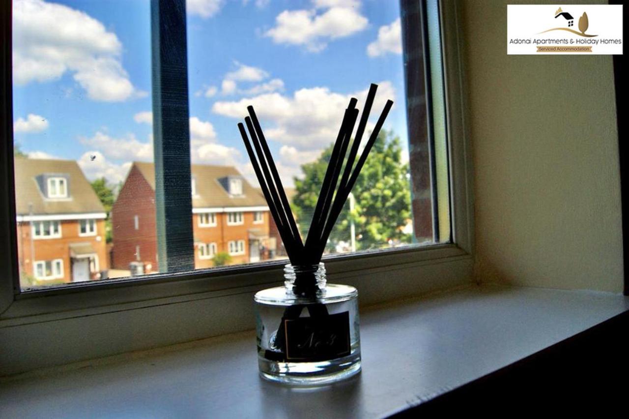 2 Bedroom Apartment At Dagenham , Adonai Serviced Accommodation, Free Wifi And Parking Bagian luar foto